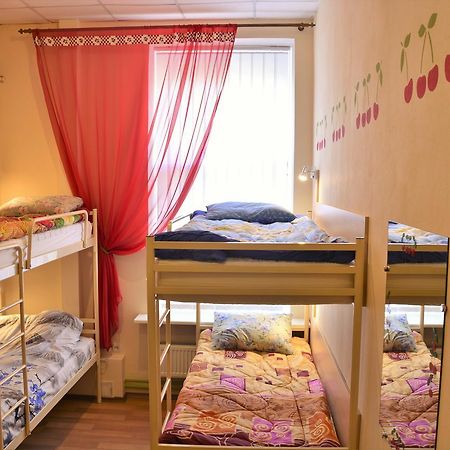 Vishnya Hostel Dnepropetrovsk Exterior foto