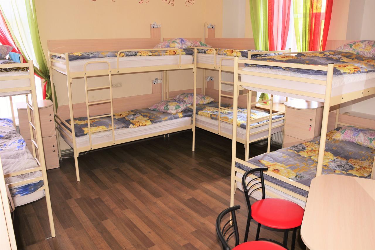 Vishnya Hostel Dnepropetrovsk Exterior foto