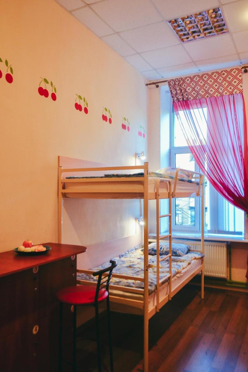 Vishnya Hostel Dnepropetrovsk Exterior foto