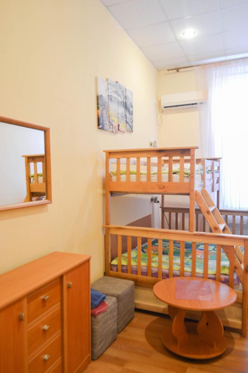 Vishnya Hostel Dnepropetrovsk Exterior foto